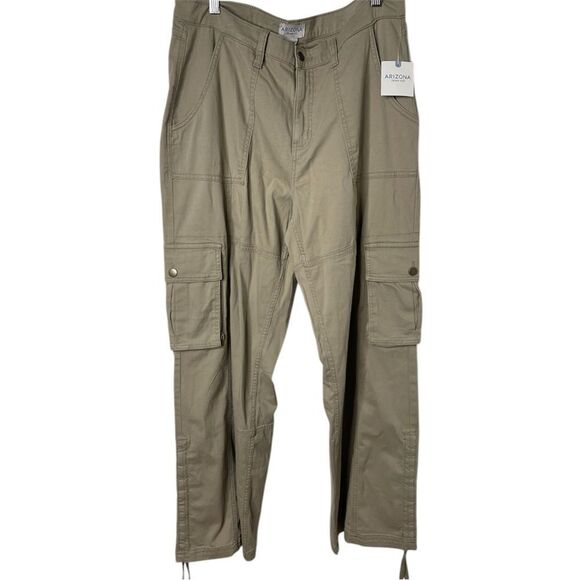 Arizona Size 13 Low Rise Straight Cargo Pant Juniors Khaki - Picture 1 of 16